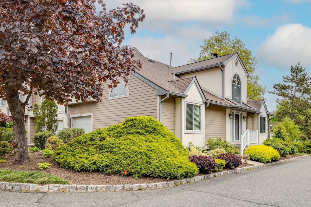 807 Park Place, Springfield, NJ 07081, Presented by Catherine